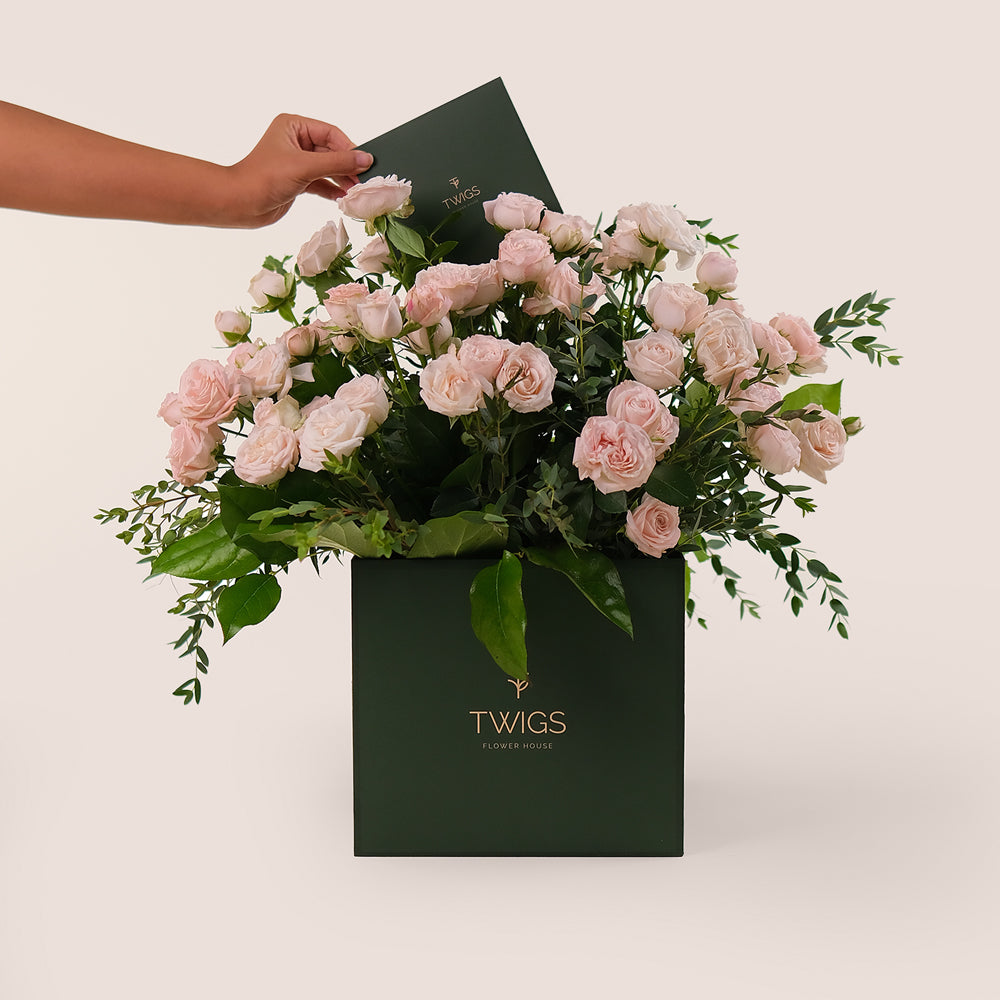 Bombastic Pink Roses – Chic Flower Box Elegance