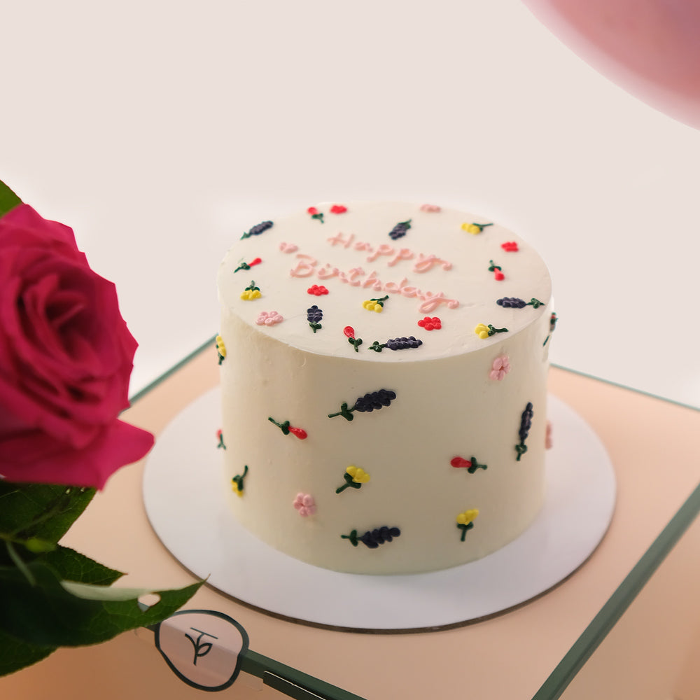 Fuchsia Elegance Birthday Bundle – Roses & Cake– A Luxurious Full Experience