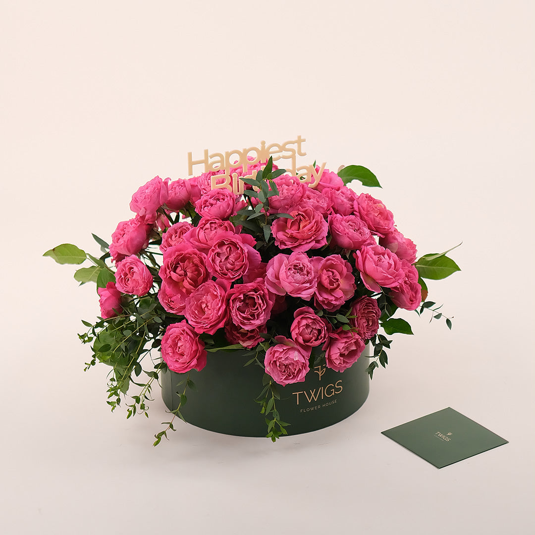 Grande Julieta Cerise Roses Round Box – A Luxurious Display of Vibrant Beauty