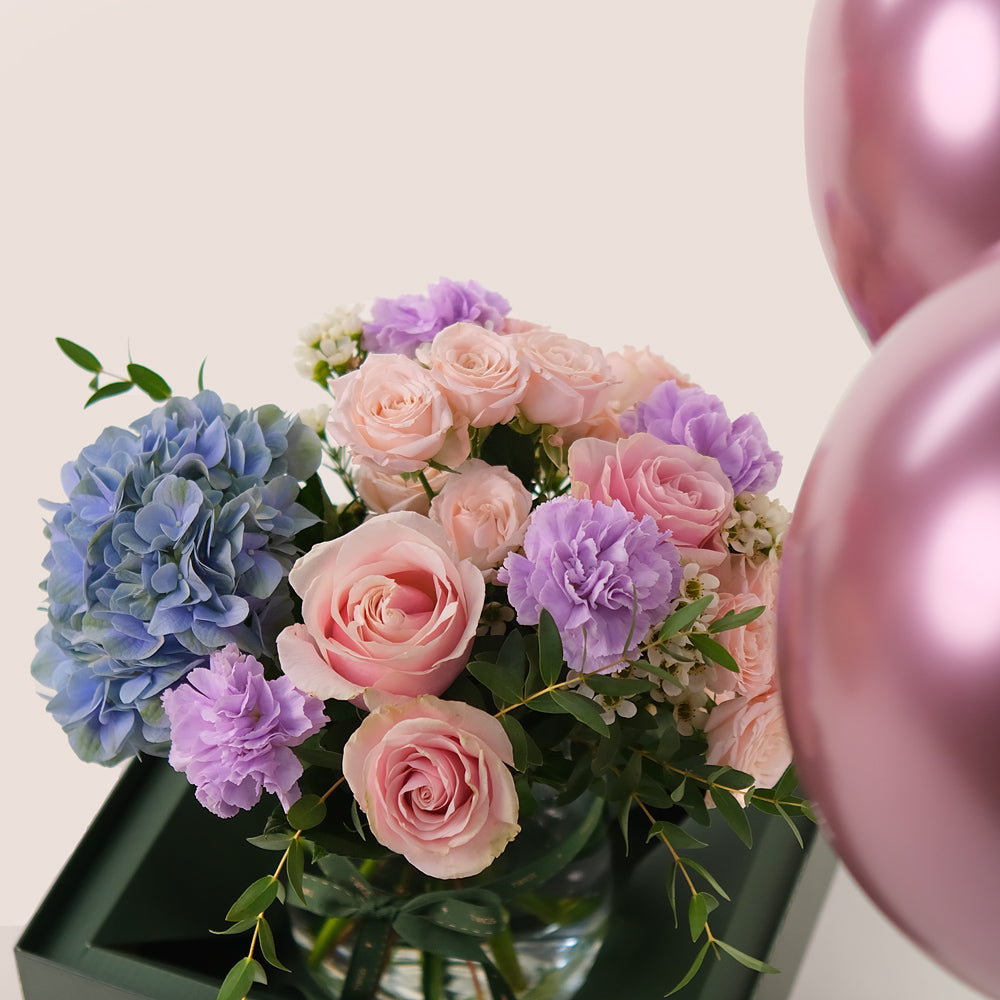 Pastel Dreams – Vase Arrangement & Balloons Bundle – A Luxurious Celebration of Elegance and Charm