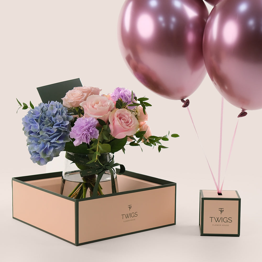 Pastel Dreams – Vase Arrangement & Balloons Bundle – A Luxurious Celebration of Elegance and Charm