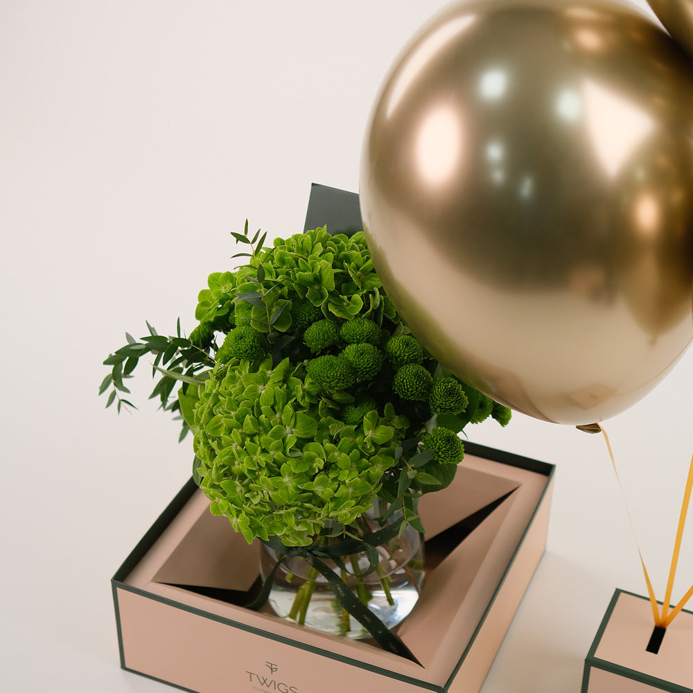 Green Flowers Glass Vase & Gold Balloons Vase Bundle – A Perfect Blend of Natural Beauty and Celebration