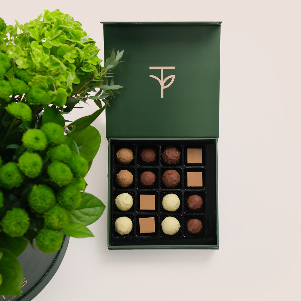 Grande Green Blooms Round Box & Chocolate Delights –  – A Luxurious Gift of Nature and Sweetness