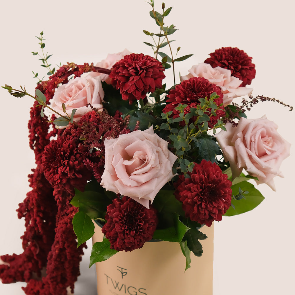 Manar’s Choice – A Designer Flower Arrangement in a Luxe Box